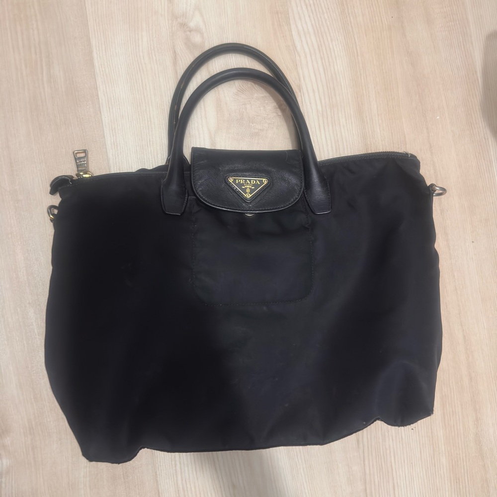 Prada Black Shoulder Bag with Elegant Design - Picture 2 of 11